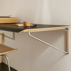 AB019 Wall Desk, sort/olieret egetræsfinér