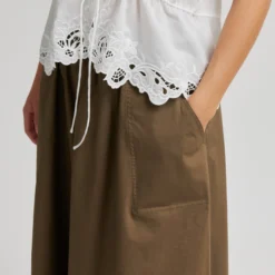 Alisa Skirt, canteen