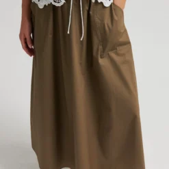 Alisa Skirt, canteen