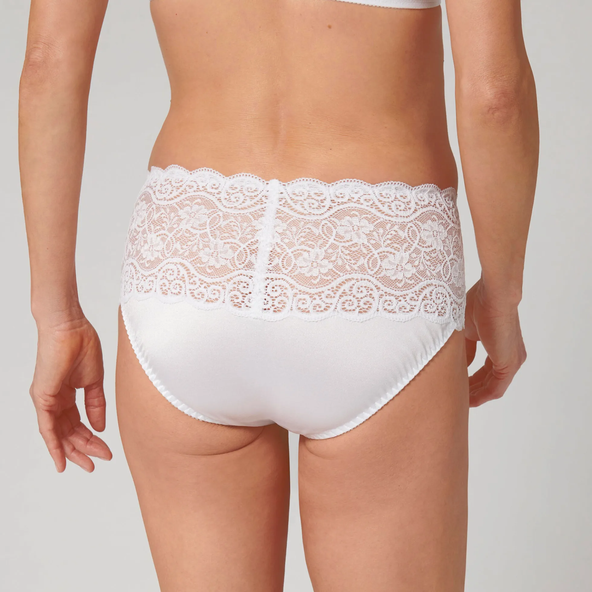 Amourette 300 Maxi X maxi trusse, white