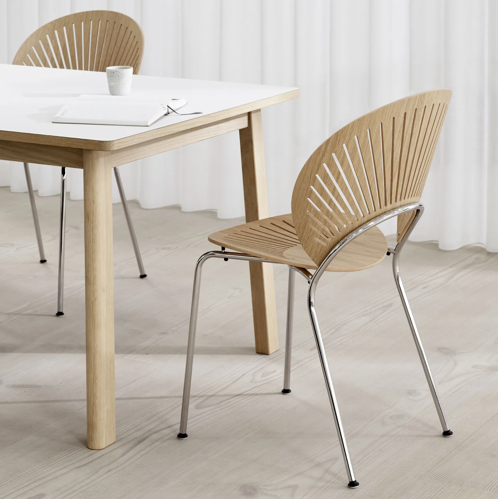 6491 Ana udtræksspisebord 180 cm, white/soap treated oak