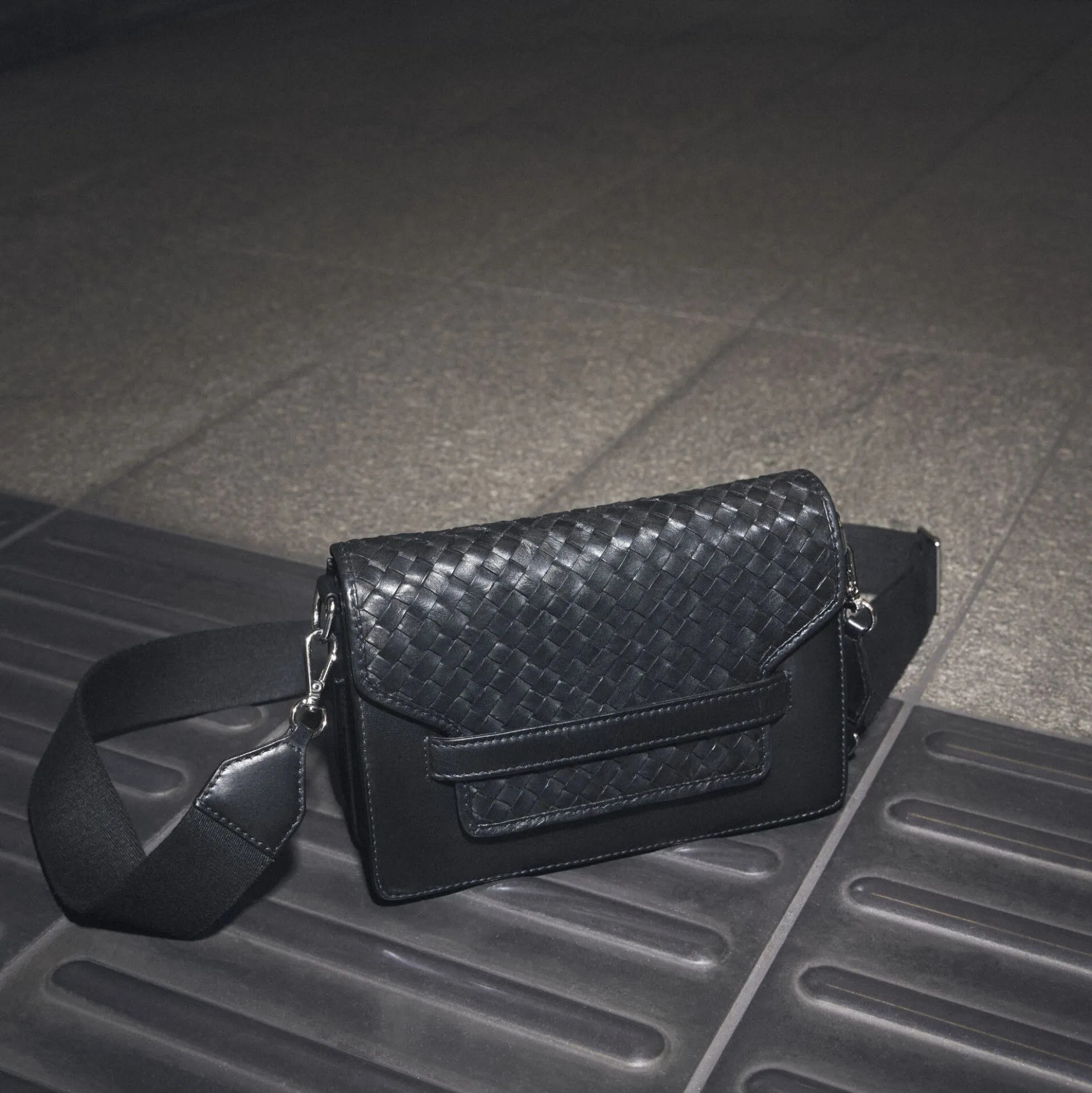 ArabellaMBG Crossb. Bag Weave, black