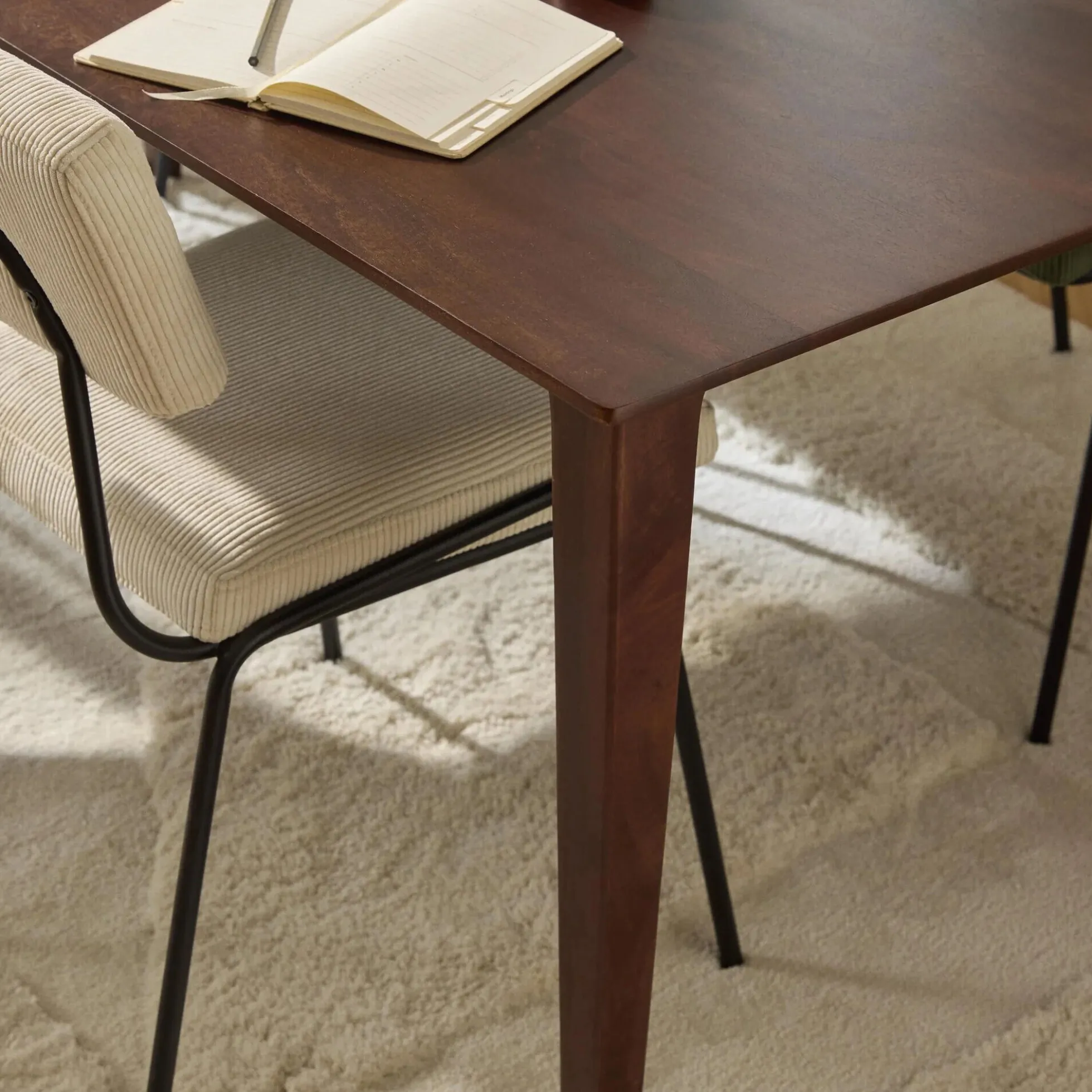 Archie Oak Dining Table, mango wood