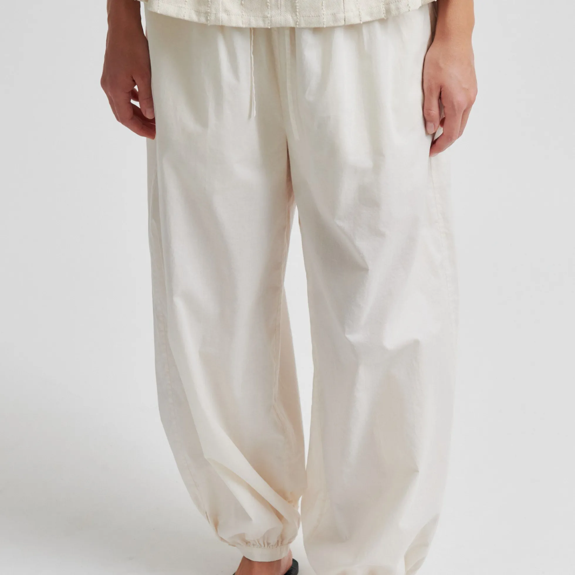 Avida Trousers, eggnog