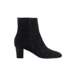 Bella, black