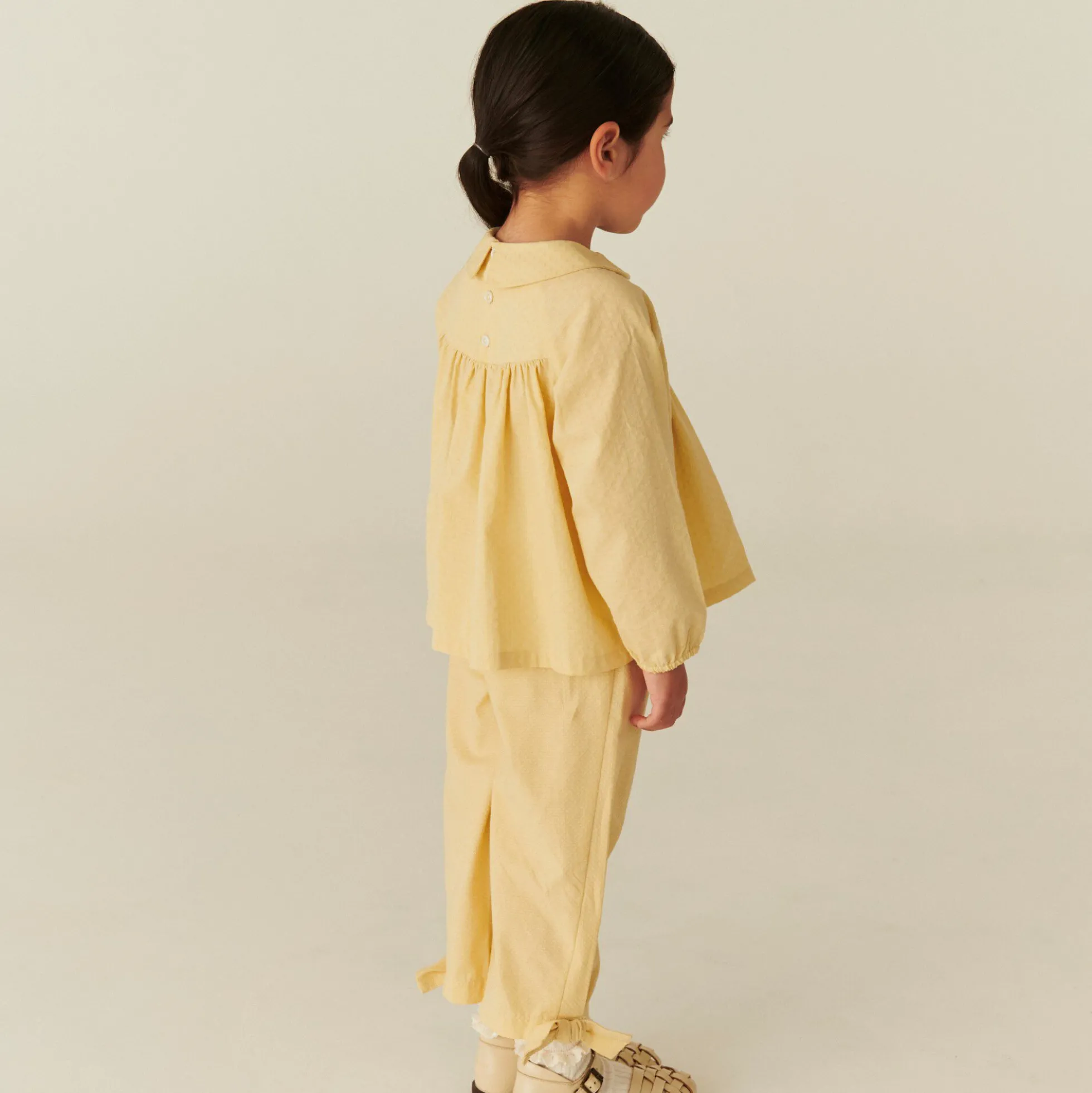 Blouse LS w. Smock Emb.