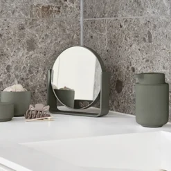 Bordspejl med 5 x forstørrelse, olive green