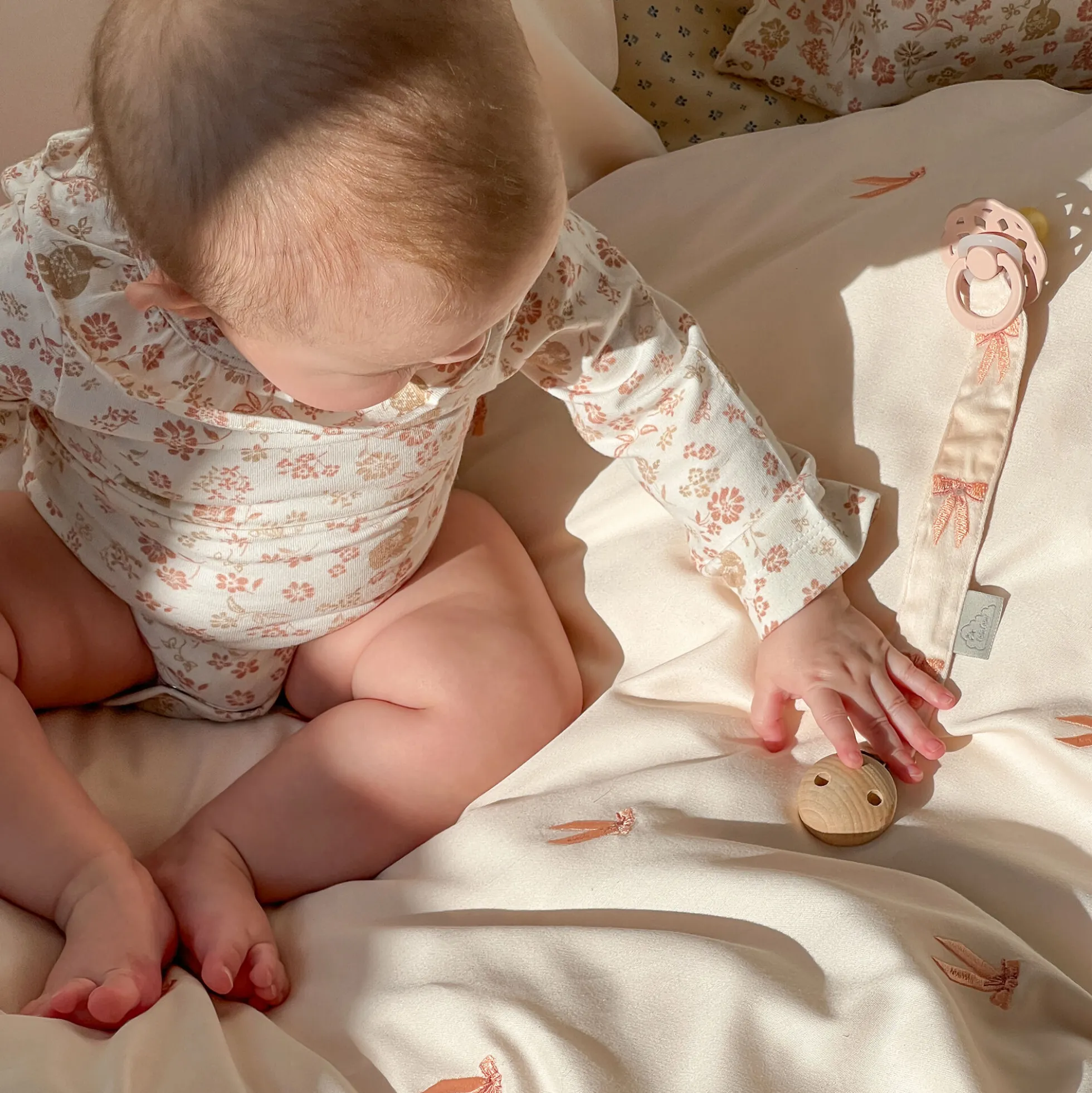 Broderet baby sengetøj, bows