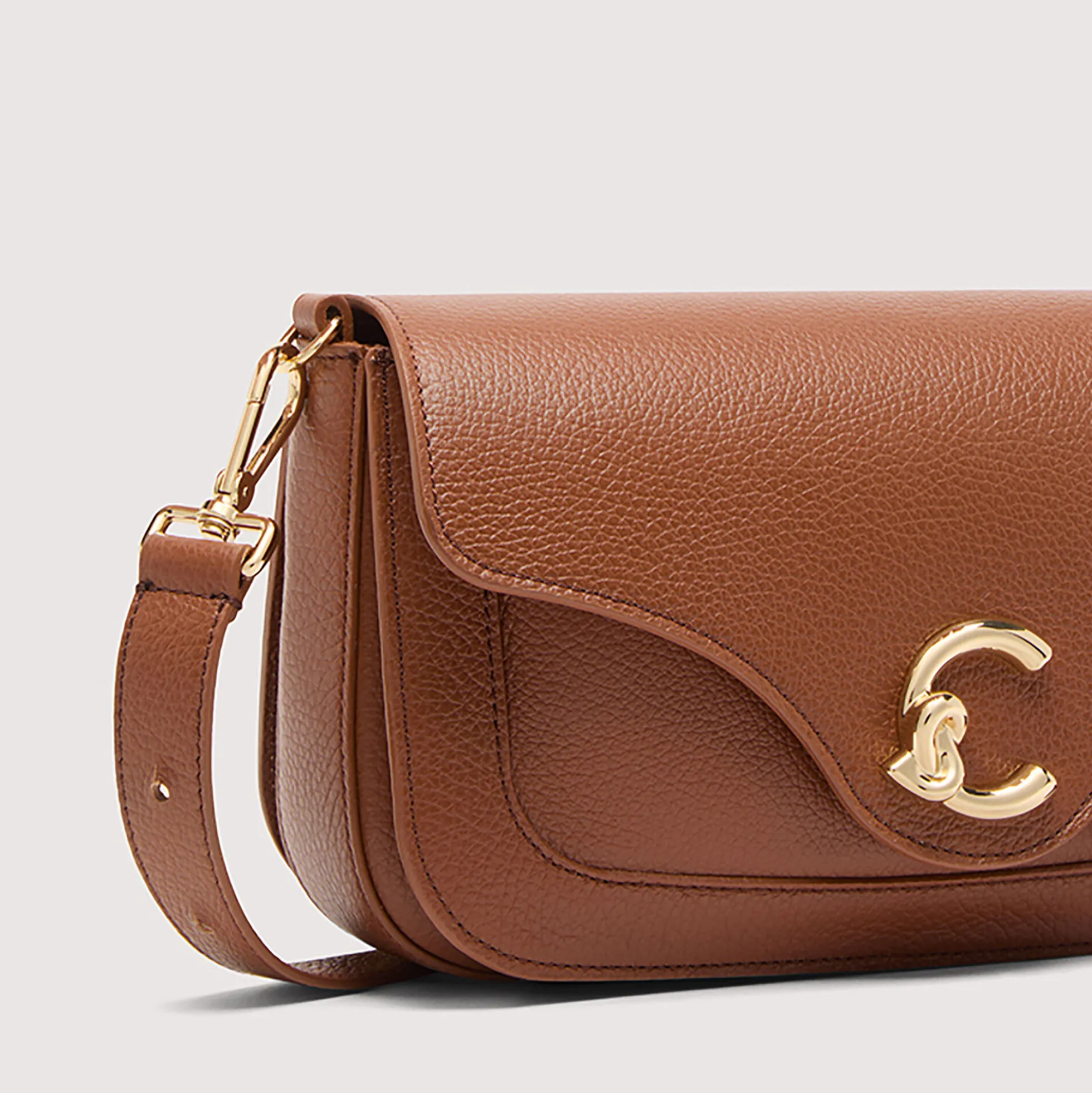 Coccinelle C-Me, cognac
