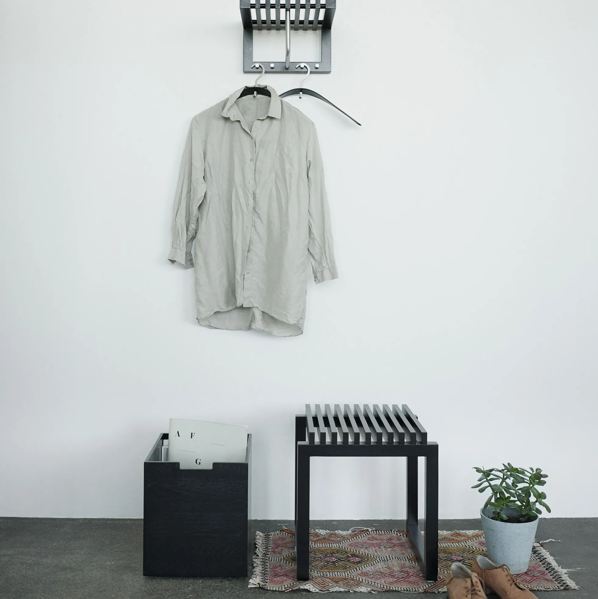 Cutter Mini Wardrobe, sort/eg
