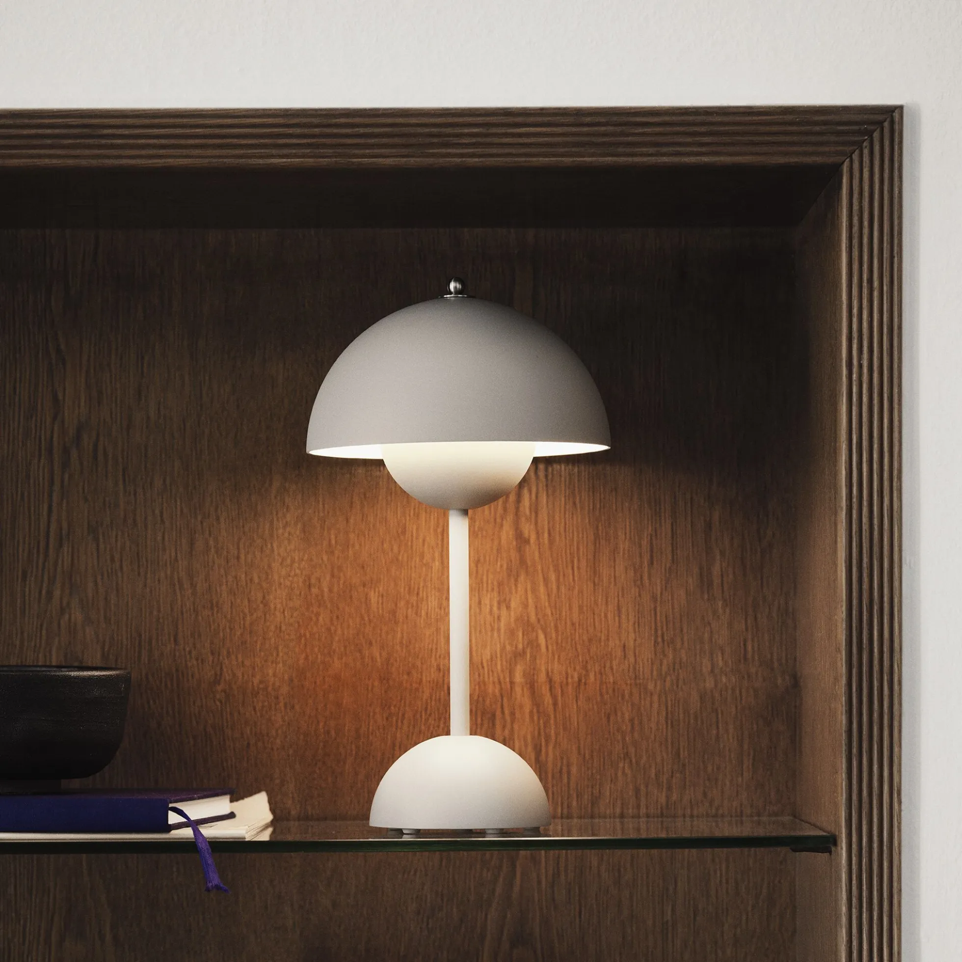 Flowerpot VP9 Portable Table Lamp, matt white