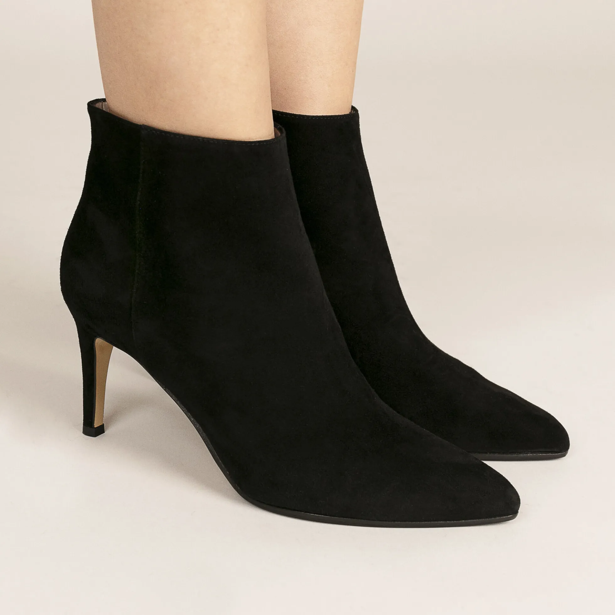 Foxy Lady, black