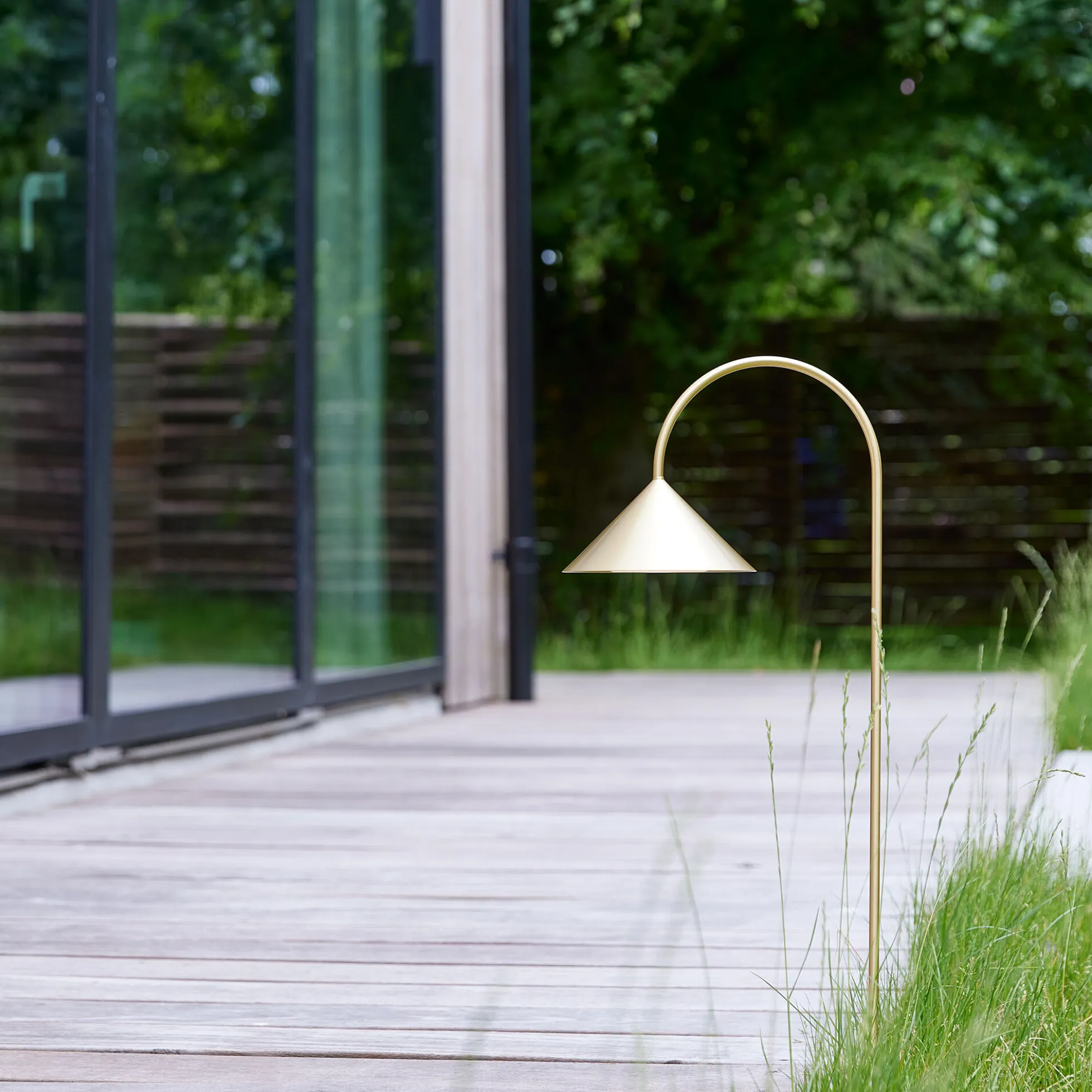 Grasp Garden Spear, matt brass