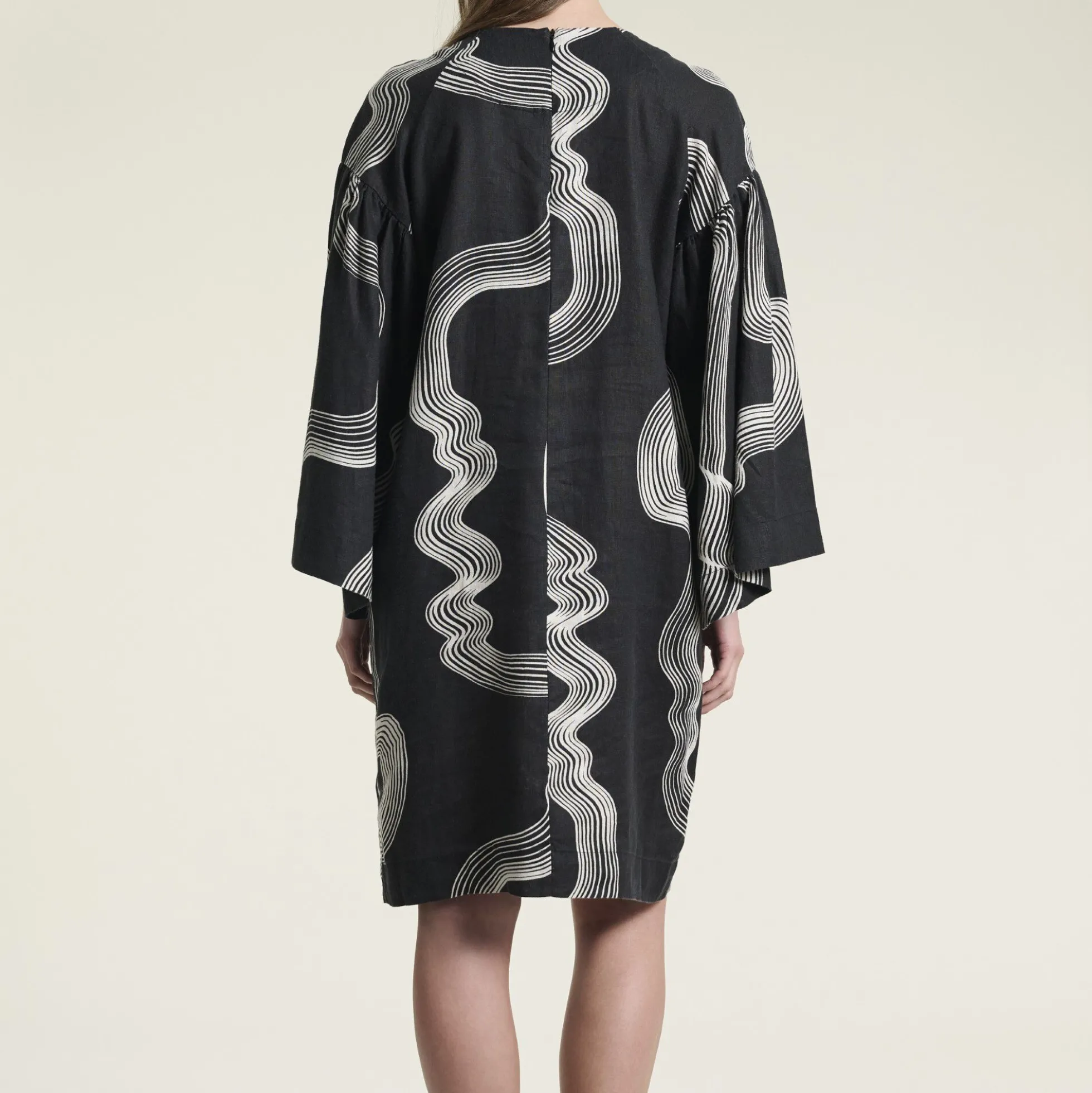 Hikazu raglankjole, waves