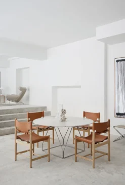 JG Table, white