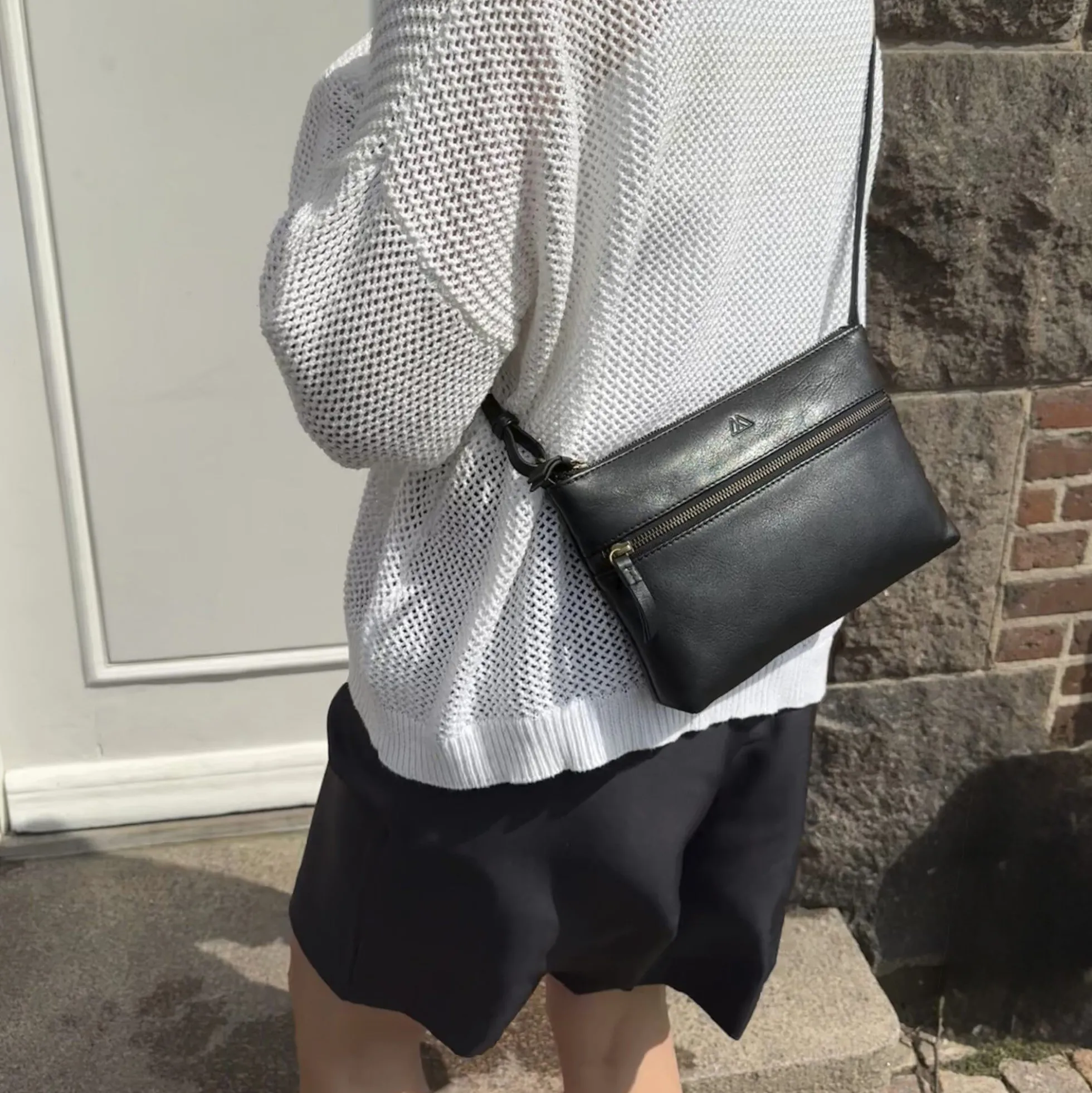 JolieMBG Crossbody Bag Soft Vintage, black w/br. gold