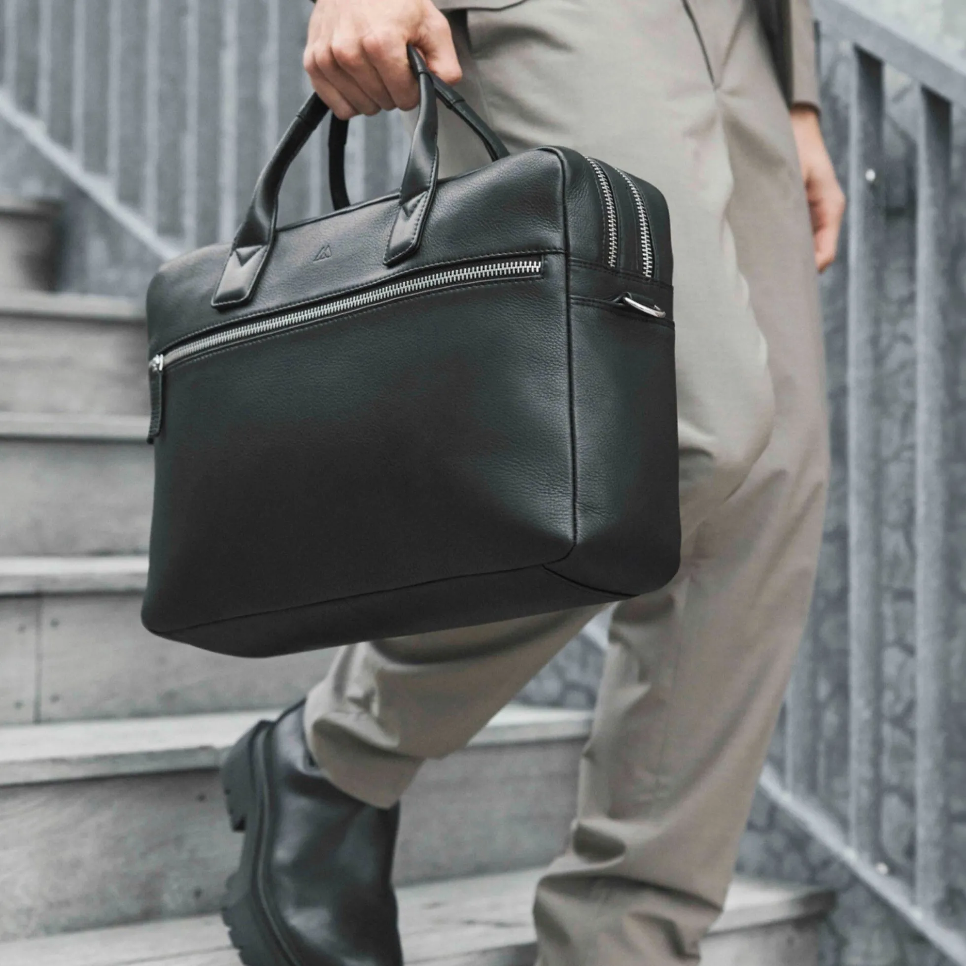 KingstonMBG Laptop Bag, black