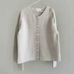 Kuro Cardigan, cloud