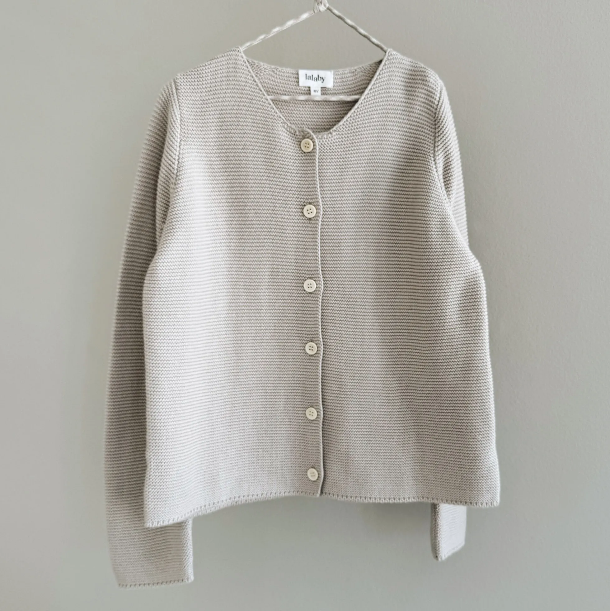 Kuro Cardigan, cloud