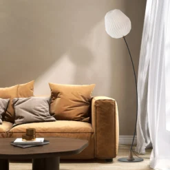 Le Klint 330 Bouquet gulvlampe, røget eg