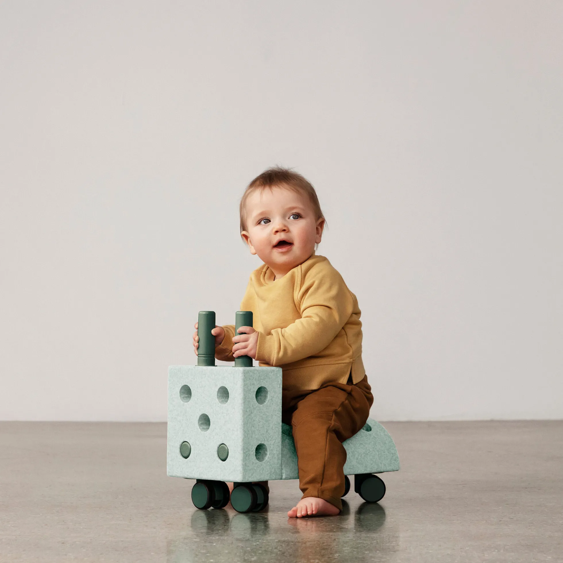 Lille gåbil, ocean mint/forest green