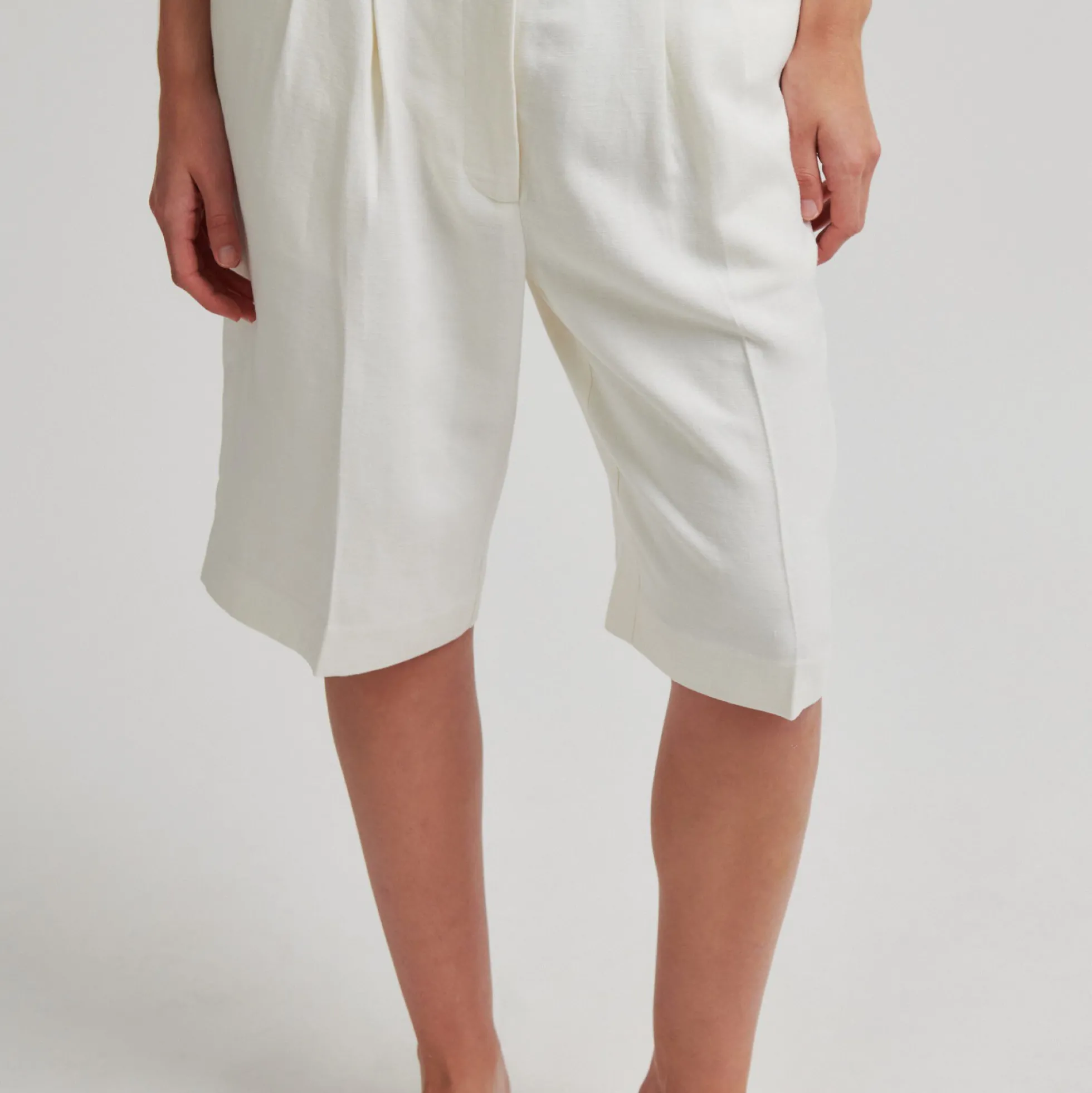 Lino Shorts, white alyssum
