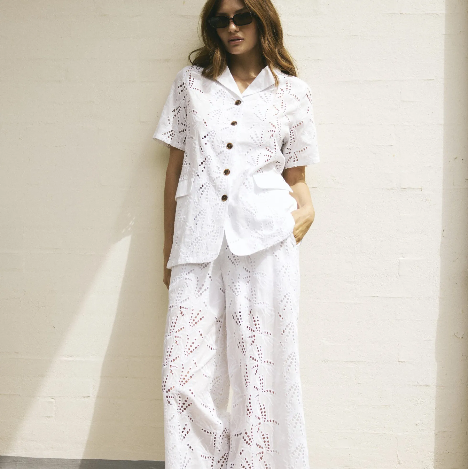 Lotti 2, white