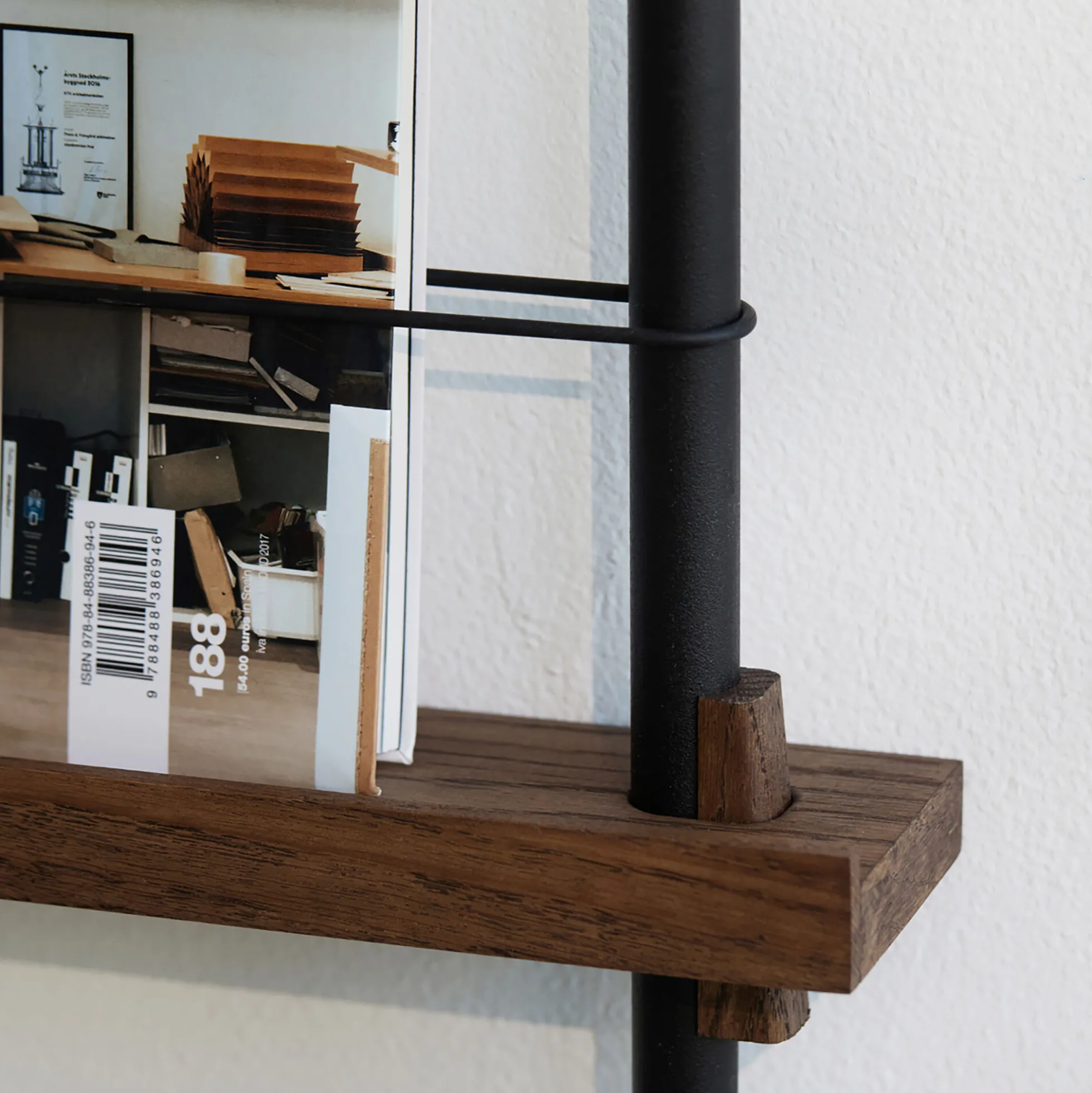Magazine Shelving Tall, smoked oak/black