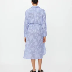 MaNivalina, placid blue