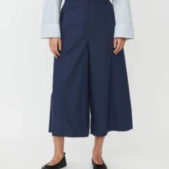 MaPortia, navy blazer