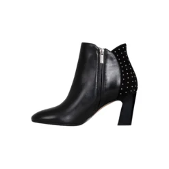 Mathilde Studs, black