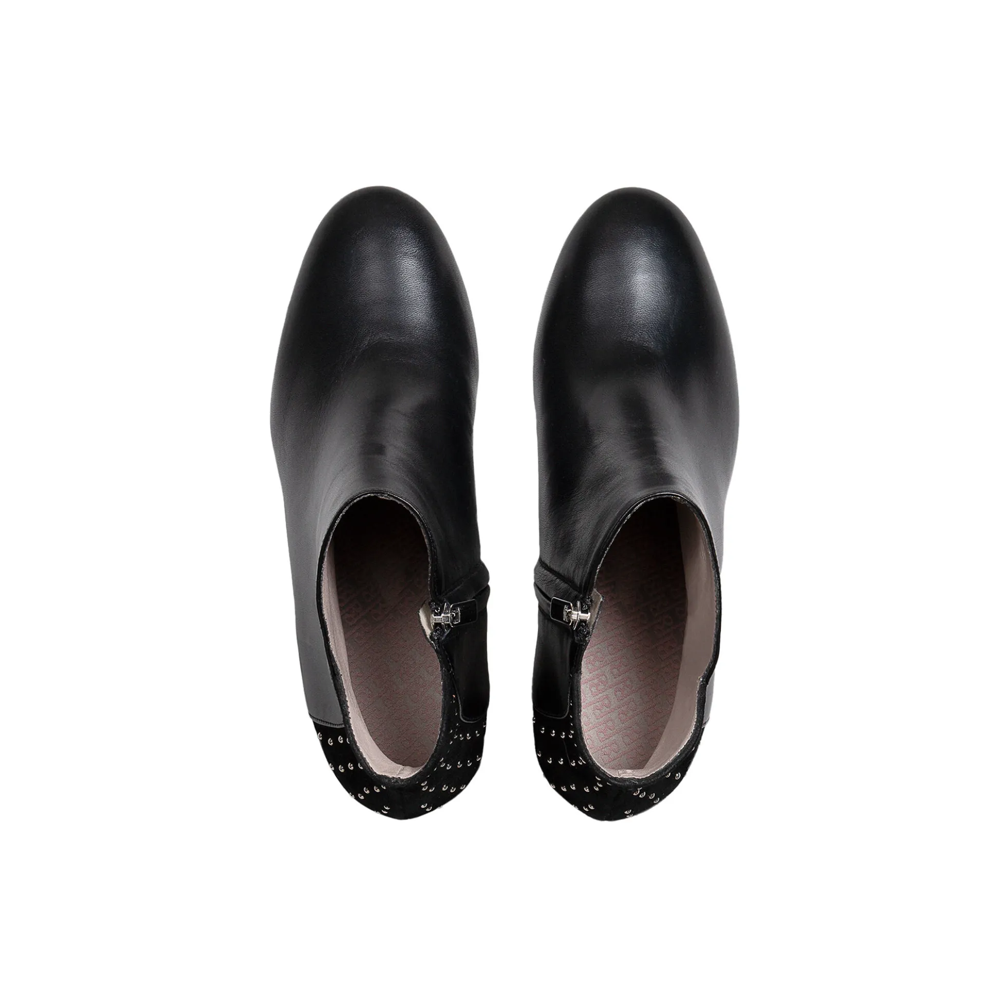 Mathilde Studs, black