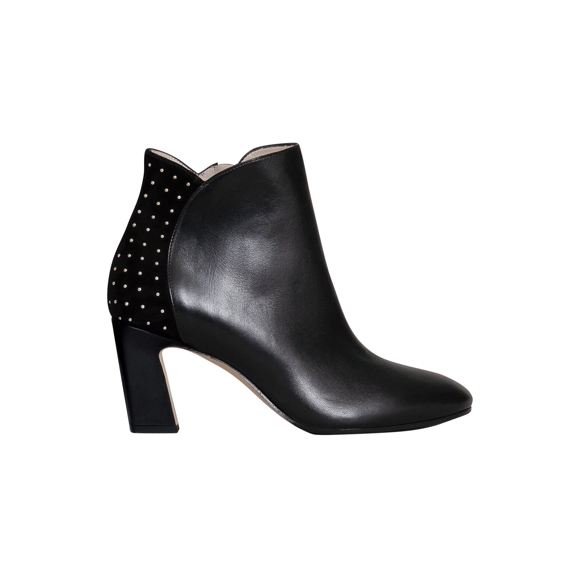 Mathilde Studs, black