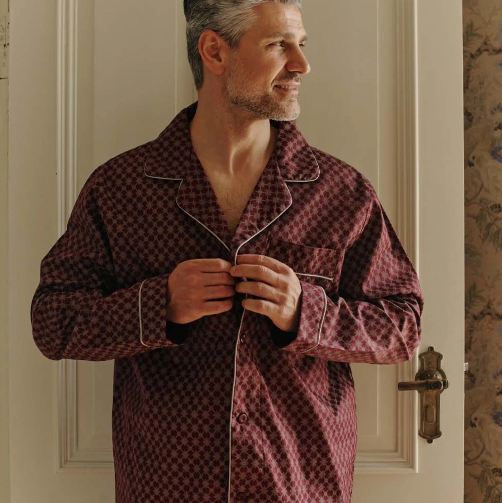 Megeve Pyjamas, bordeaux off white print/grey piping