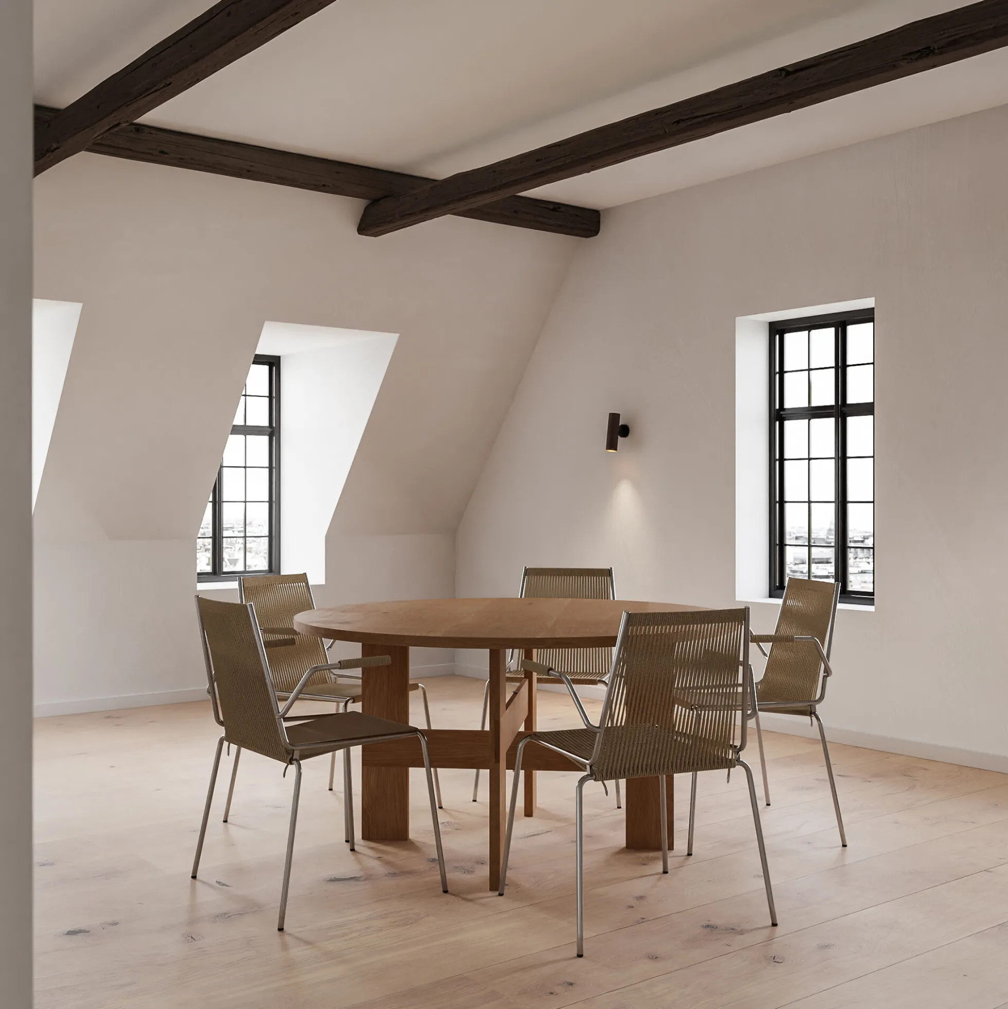 Mio Table Ø140, oiled oak