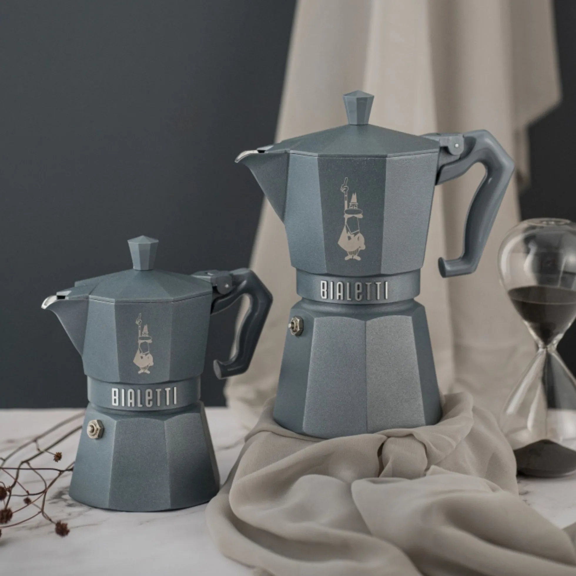 Moka Exclusive Full Induction espressokande 6 kopper, grå