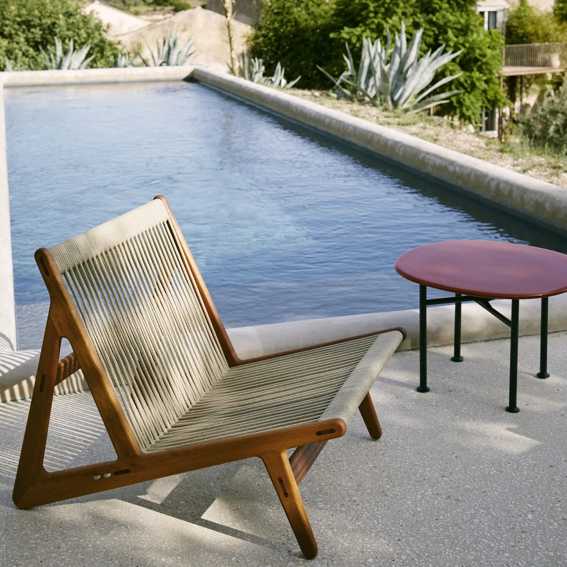 MR01 Outdoor Initial Lounge Chair, oiled iroko/sunfire melange beige/sand