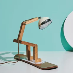 Mr. Wattson Snowboard Table Stand