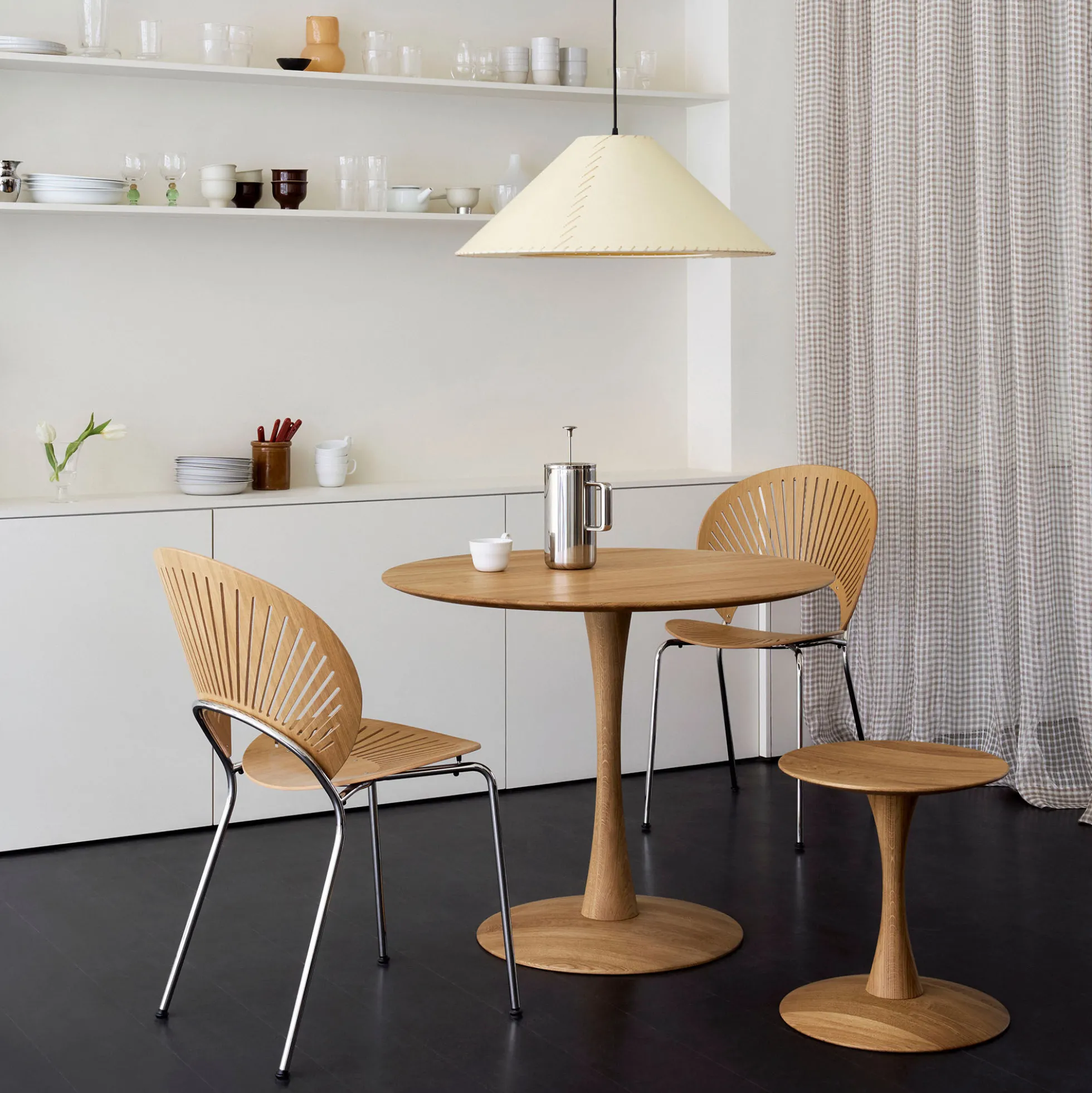 ND106 Trisse spisebord, eg olie