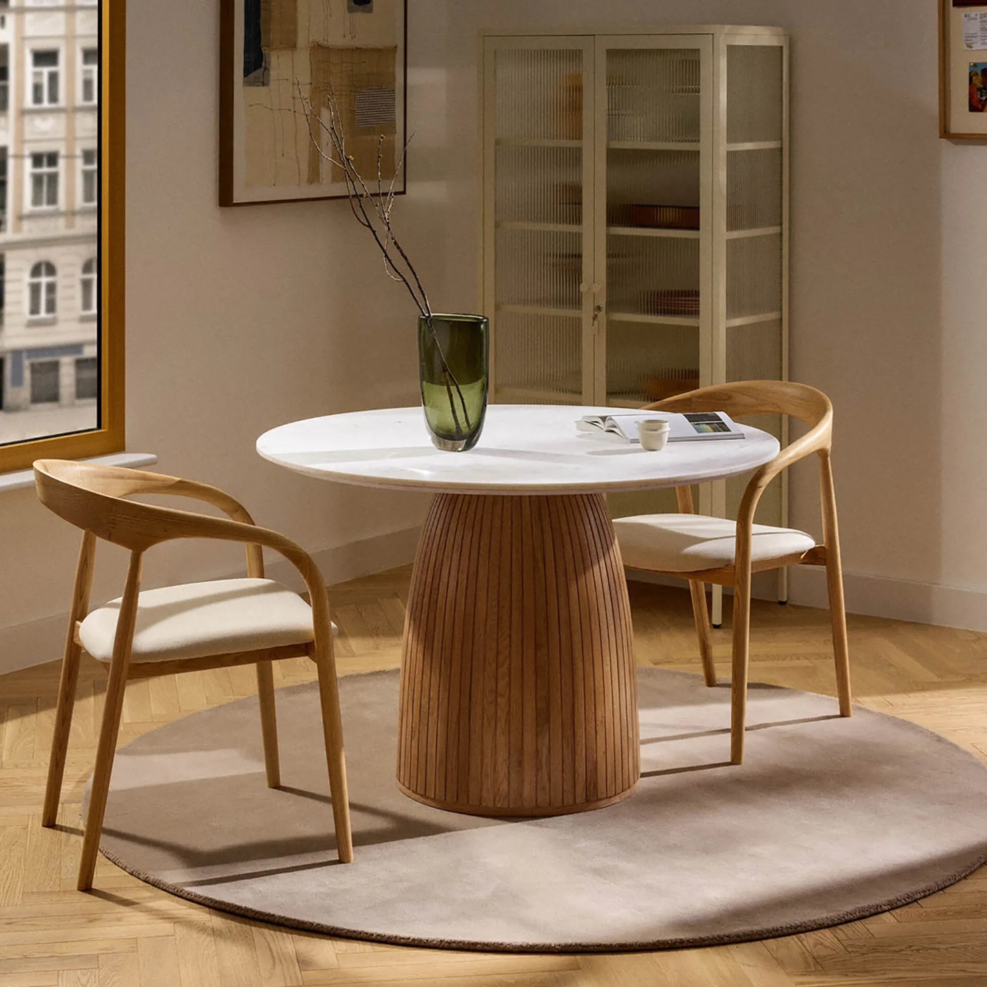 Nelly Round Dining Table, white marble
