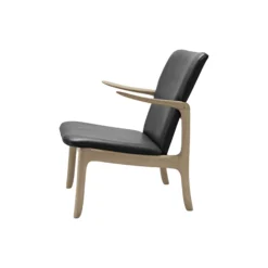 OW124 Beak Chair loungestol, sæbebehandlet eg/sort