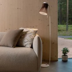 Petite 4610 Floor Lamp, walnut