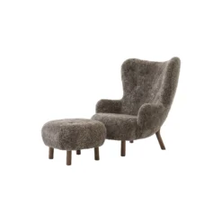 Petra VB3 Lounge Chair, Sheepskin Sahara/oiled walnut