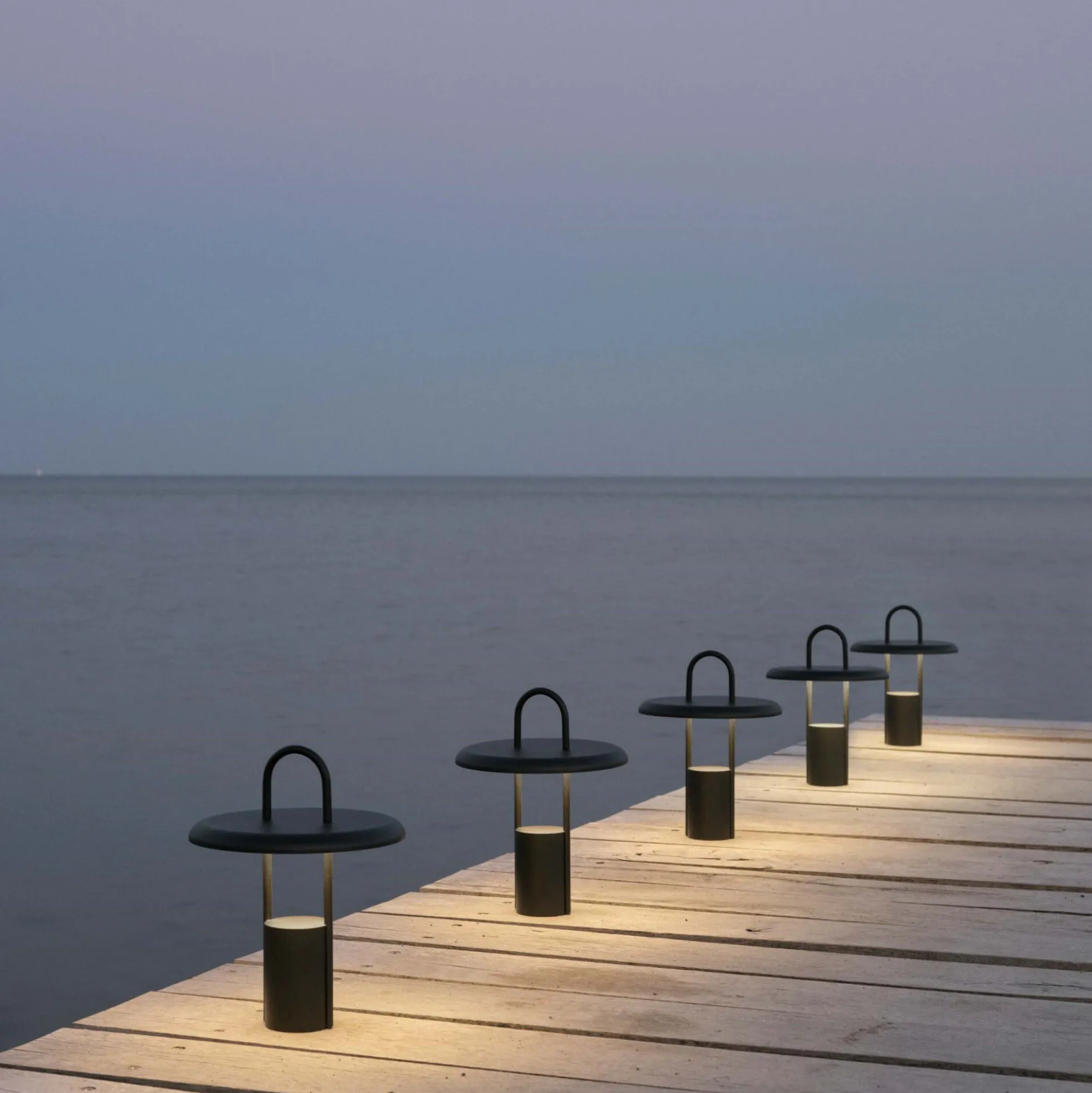 Pier portable LED lampe, black