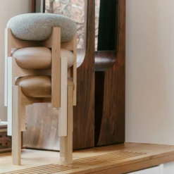 Pioneer Stool, vidar 323
