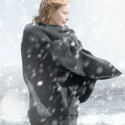 Pleece Jacket, black