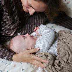 Pointelle baby striktæppe, hazel