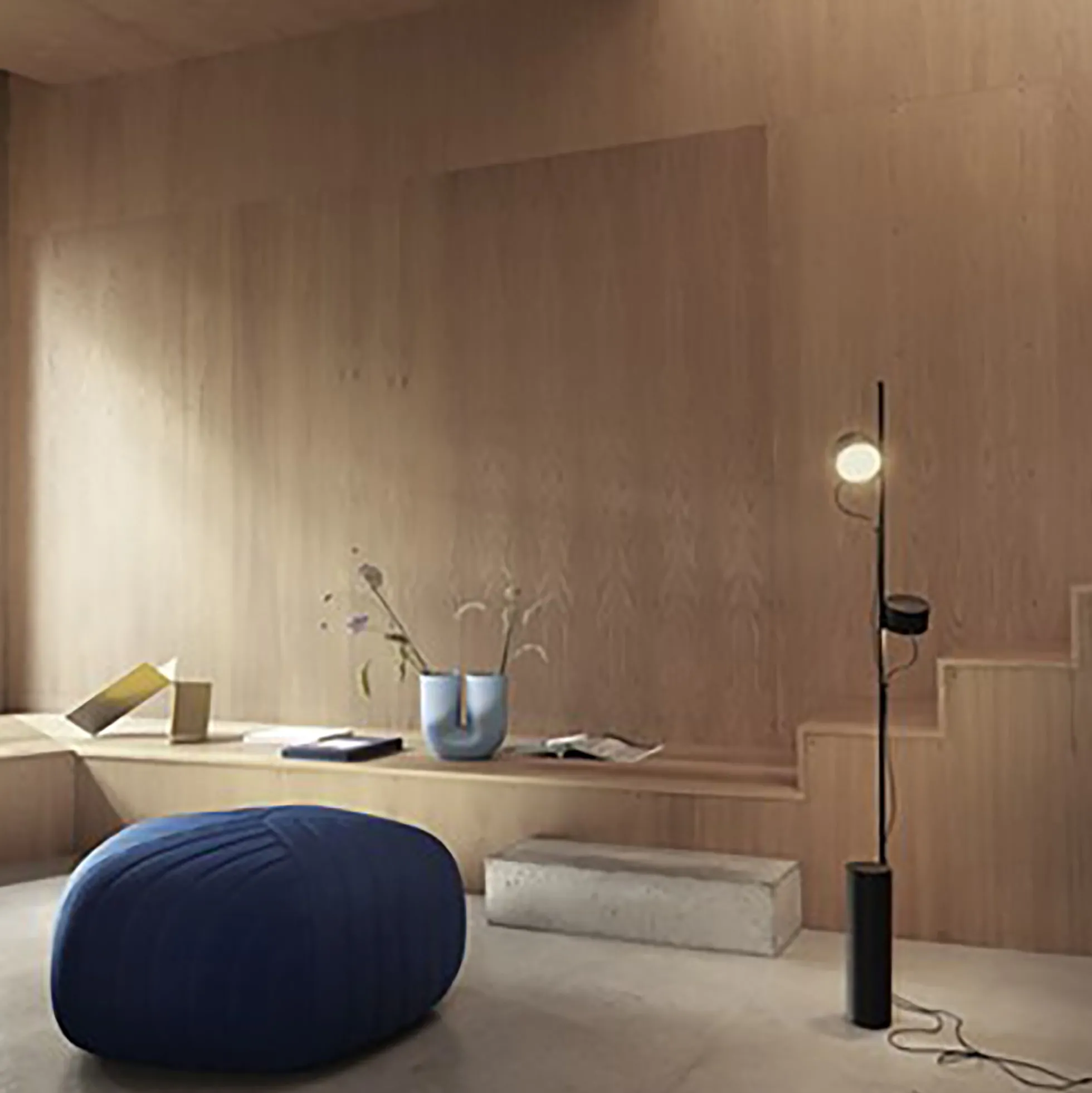 Post Floor Lamp, black