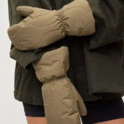 Quilted Mittens Field Country, dust green