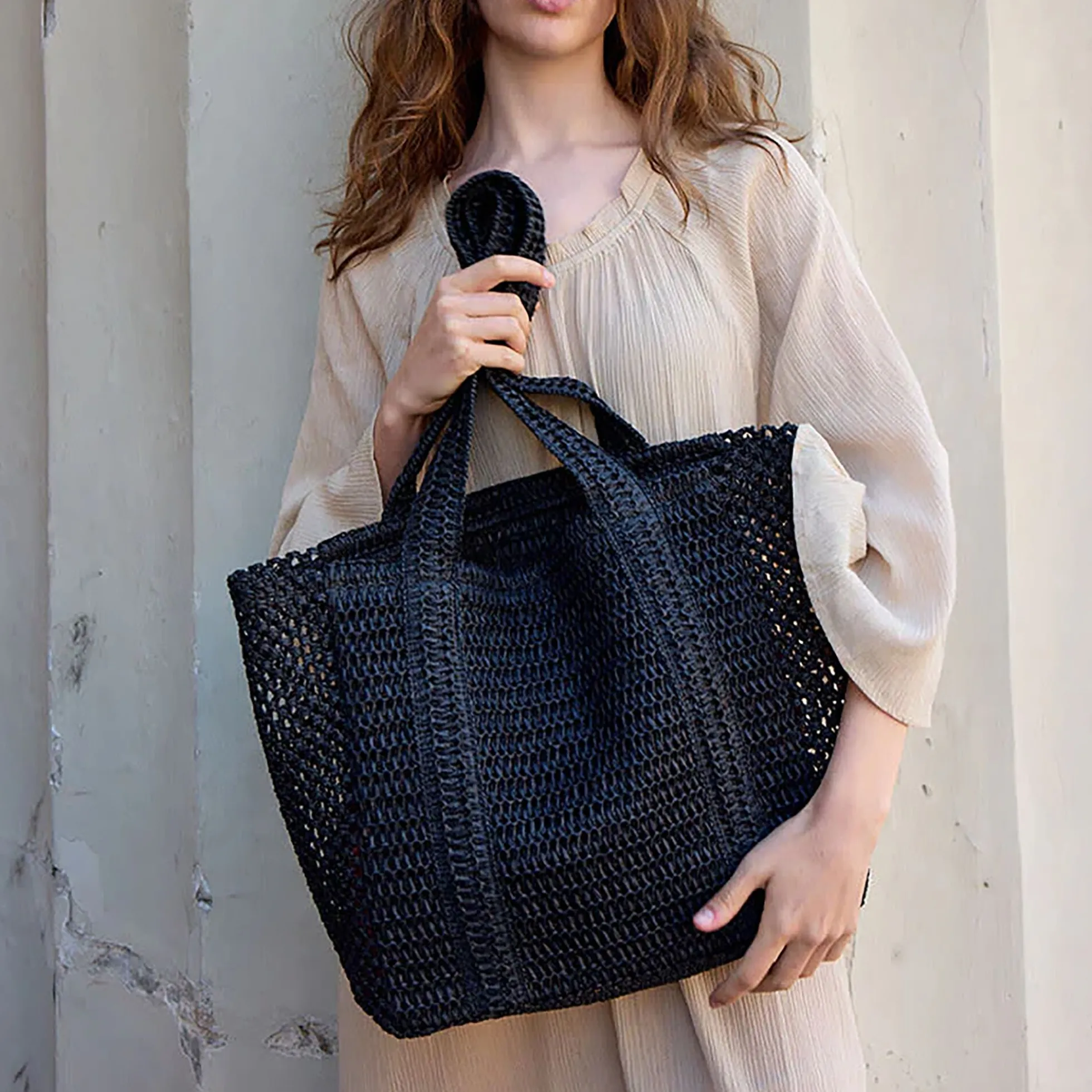 RAFFIA Tote Bag, black